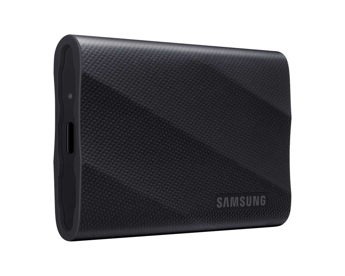Samsung MU-PG4T0BW T9 Portable SSD 4 TB; Transfer speed up to 2000 MB/s; Write Speed up to 1950MB/s; USB 3.2 (Gen2x2; 20Gbps); A