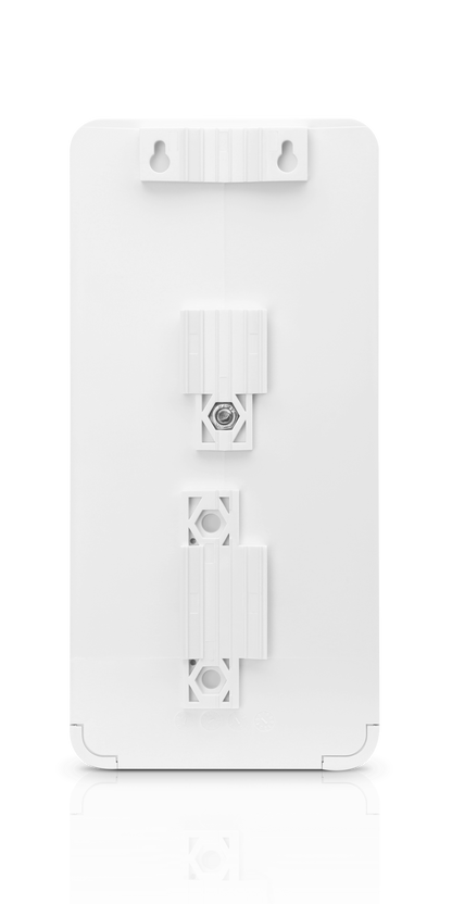 Ubiquiti UISP 4 Port Gigabit with 3 PoE Out Port NanoSwitch | N-SW