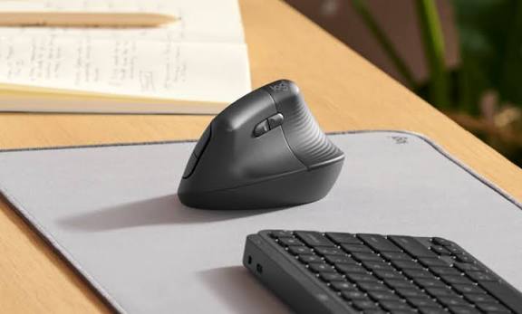 Logitech Lift Vertical Ergonomic Mouse for Business - Graphite / Black - 2.4GHZ/BT